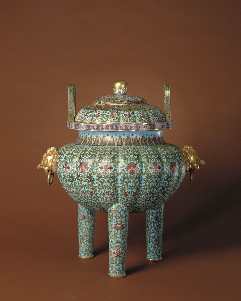 图片[1]-Carved embryo enamel lotus pattern fumigation furnace-China Archive